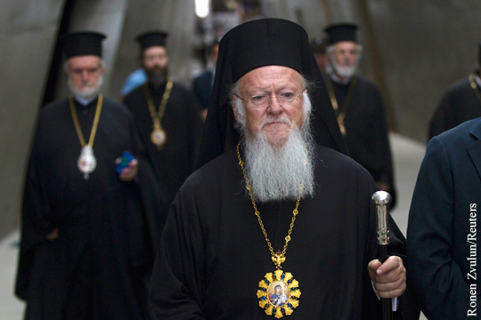 Константинополь обвинил РПЦ в аннексии и снял анафему с «патриарха» УПЦ