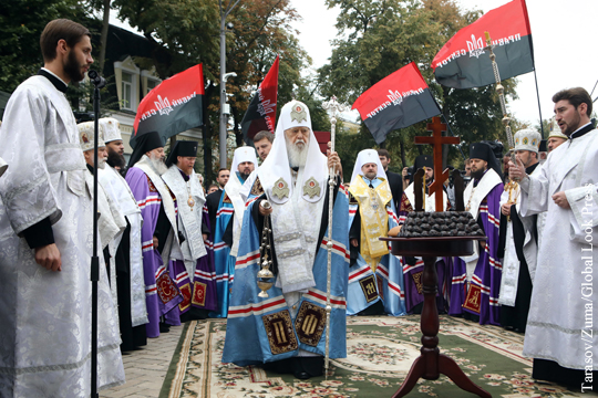 Константинополь признал раскольническую церковь канонической