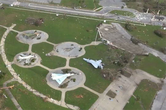 Ураган «Майкл» уничтожил базу ВВС США