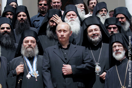 Что общего между попытками расколоть православный мир и ставкой на изоляцию России