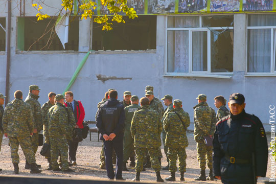 Стали известны причины позднего прибытия охранников в керченский колледж