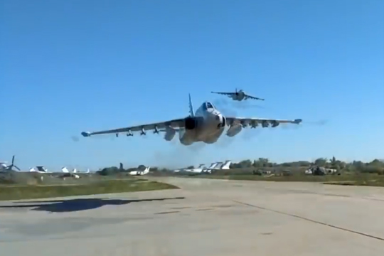 Эксперт оценил полет украинских Су-25 на сверхнизкой высоте