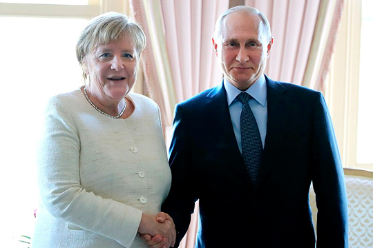 Путин встретился с Меркель в Стамбуле