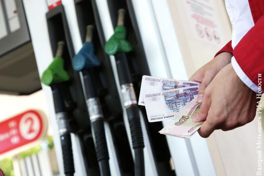 Симонов: В марте с ценами на бензин снова возникнет «развилка»