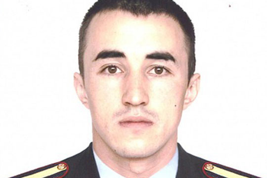 Полицейский на Урале спас подростка от падения с пятого этажа