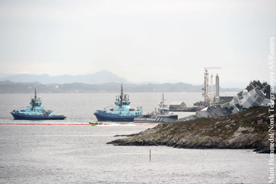 Выяснилась причина столкновения корабля НАТО с танкером