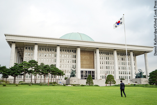 Парламент Южной Кореи призвал принять резолюцию об отмене санкций против КНДР