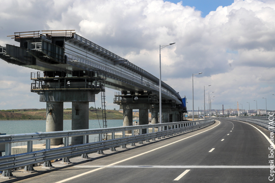 Установлены все опоры железнодорожной части Крымского моста
