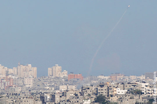 Опубликовано видео массированного ракетного удара по Израилю