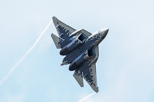 Летчики Су-57 получили новейшие противоперегрузочные костюмы