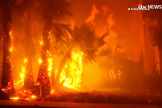За время пожаров в Калифорнии пропали более 1 тыс. человек