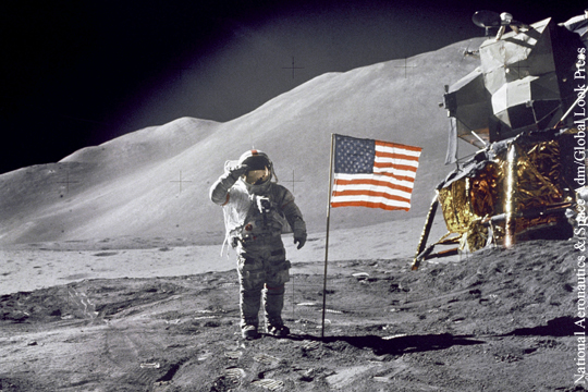 Космонавт подсказал Рогозину способ проверить высадку американцев на Луне
