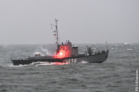 В Керченский пролив на предельной скорости направились новые украинские корабли
