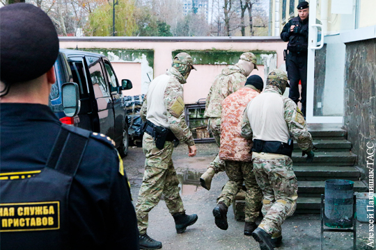 Задержанный на корабле ВМС Украины сотрудник СБУ арестован в Керчи