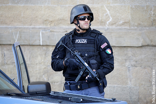 В Италии задержали взявшего 20 человек в заложники мужчину