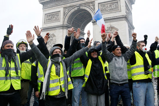 Власти Франции пошли на уступки погромщикам
