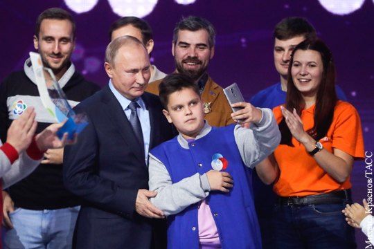 Мальчик промедлил и упустил шанс на селфи с Путиным