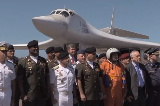 Для чего Россия отправила Ту-160 в Венесуэлу
