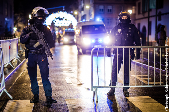 Полиция Франции начала операцию в районе собора Страсбурга