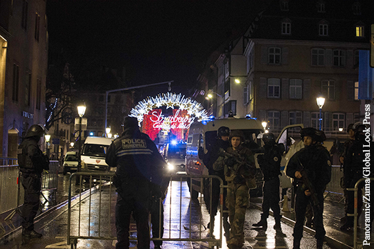 «Желтые жилеты» заподозрили, что стрельба в Страсбурге была инсценировкой властей