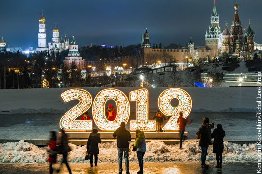 Россиянам напомнили о шестидневной рабочей неделе перед Новым годом