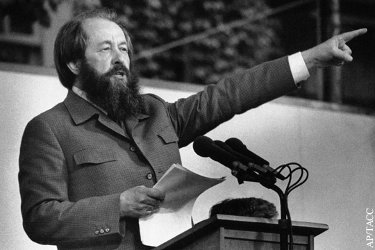 Почему Солженицын хотел сохранить советскую власть