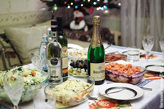 Как правильно пить и закусывать в новогодние праздники?