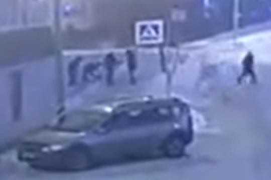Опубликовано видео гибели жителя Петербурга при взрыве петарды-мортиры