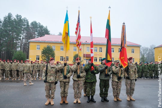 Американские военные поглумились над флагом Литвы