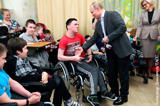 Путин навестил детей в петербургском хосписе