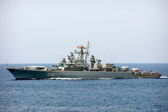 Россия отправила сторожевик для контроля за американским кораблем в Черном море
