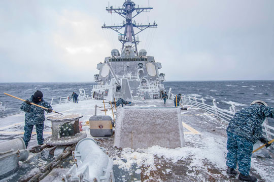 США решили отправить военные корабли в Арктику