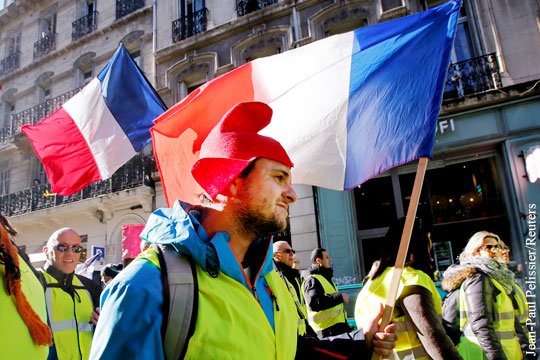 «Желтые жилеты» во Франции играют в «обмани жандарма»