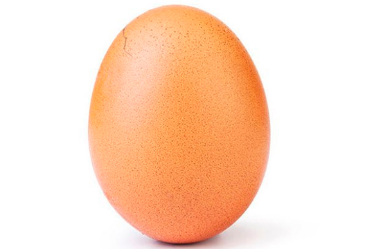 Самое популярное яйцо Instagram треснуло