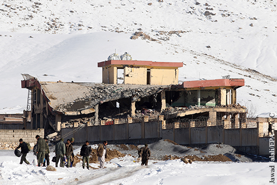 В Афганистане при атаке на военную базу погибло более 100 человек