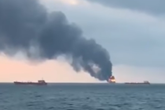 Число жертв пожара в Керченском проливе выросло до 14