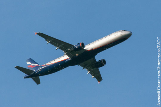 Изменивший курс самолет Сургут – Москва запросил посадку в Ханты-Мансийске
