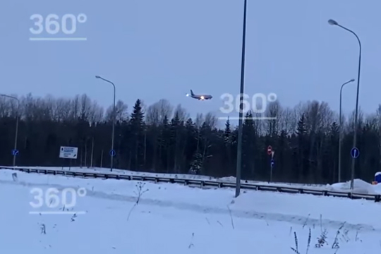 Появилось видео посадки изменившего курс самолета «Аэрофлота»