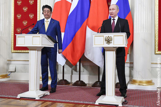 Токио прокомментировал переговоры Путина и Абэ по мирному договору