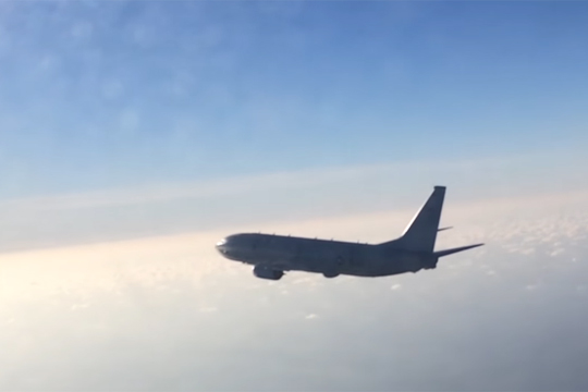 Су-27 прогнал американский самолет-разведчик от границы России