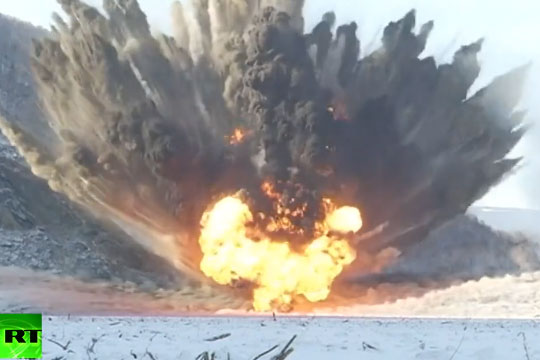 Появилось видео управляемого взрыва в русле реки в Хабаровском крае