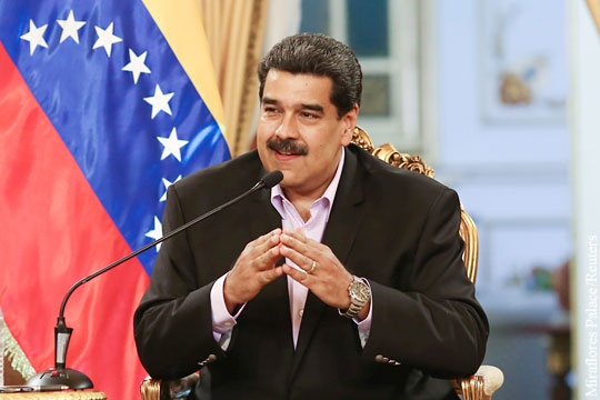 Мадуро обвинил Болтона в инфантилизме из-за истории с блокнотом