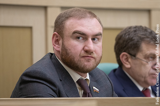 Сенатора Арашукова заподозрили еще в двух убийствах