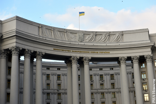 Киев поспорил с Волкером о допуске российских наблюдателей