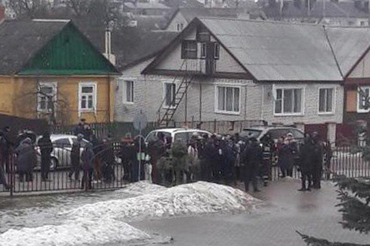 Школьник в Минской области убил учительницу и ученика
