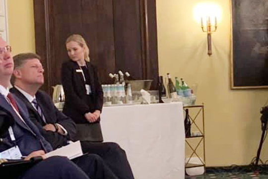 Захарову позабавило поведение Макфола во время речи Лаврова в Мюнхене