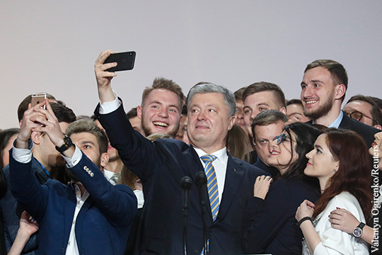 Украинский эксперт сказал, как Порошенко пытается купить избирателей
