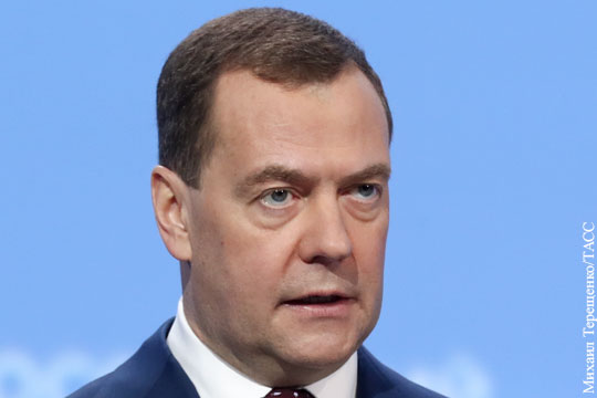 Медведев потребовал быстрее перейти на новую систему обращения с отходами