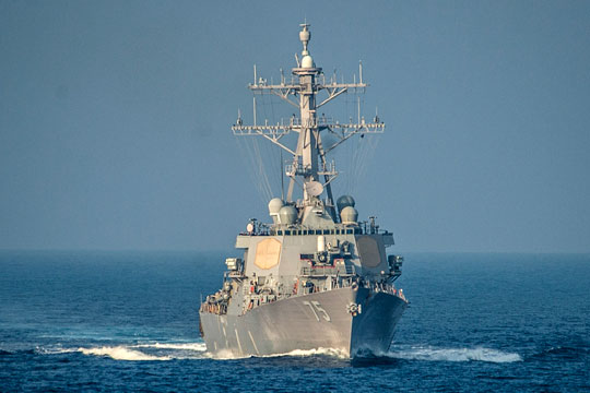 ВМФ РФ «непрерывно отслеживает» американский эсминец в Черном море