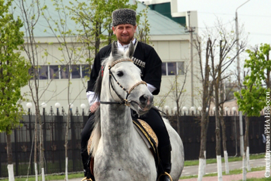 Бурятский шаман в обряде сжигания верблюдов привел в пример Кадырова
